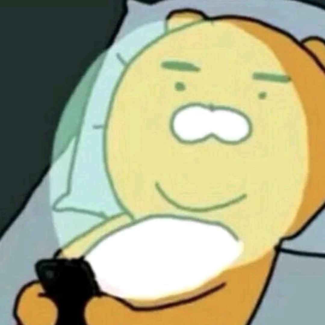 なんやかえる。こっち見んな。