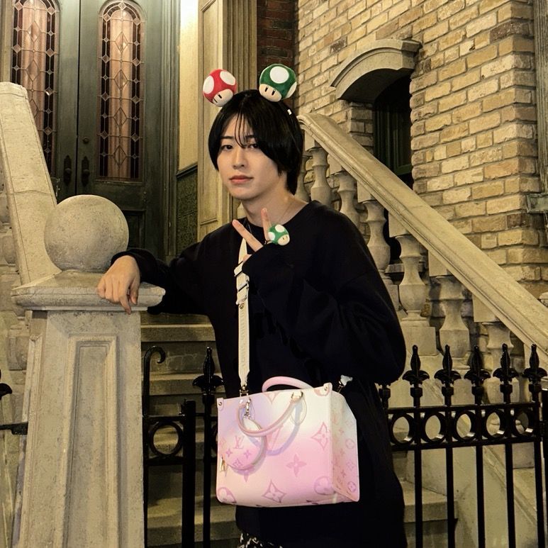 🪓真宮のぼっち飯👶🏻🍿