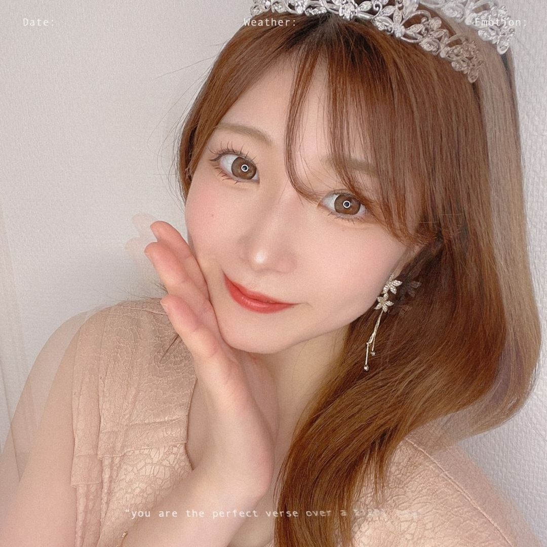 ぴいちラテ🎹🕊️電子オルガン✈️ショートパンツ顔面キック